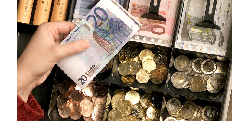 Σε ιστορικό… χαμηλό τα πλαστά στην Ευρωζώνη