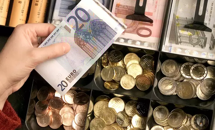 Σε ιστορικό… χαμηλό τα πλαστά στην Ευρωζώνη