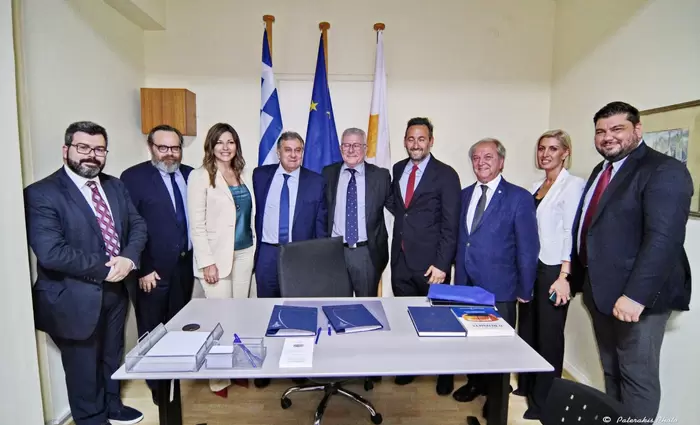 Εγκαινιάστηκαν στον Πειραιά τα νέα γραφεία του Επιμελητηρίου Αμμοχώστου