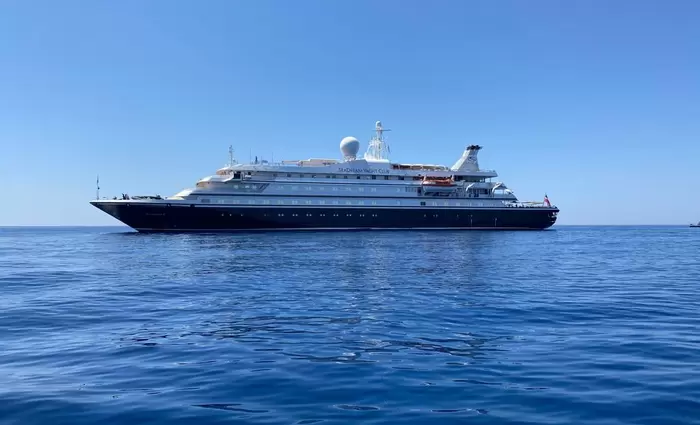 Το πρώτο κρουαζιερόπλοιο στη μαρίνα Αγίας Νάπας