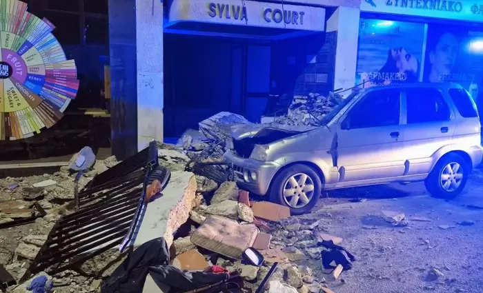 Ζητούν έλεγχο για τα αίτια της πτώσης των μπαλκονιών