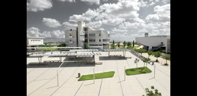 Προτεραιότητα στην νέα γενιά