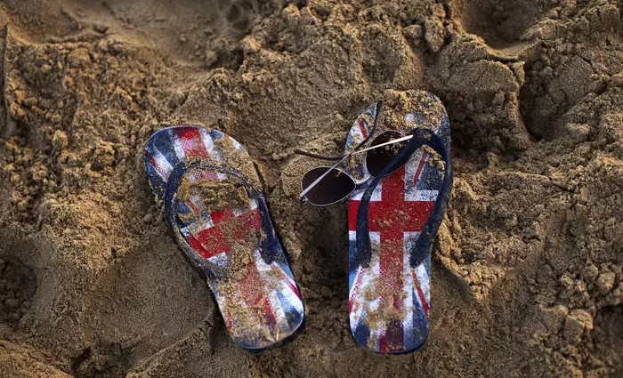 Έφτασε και η πρώτη πτήση Βρετανών στο Ελευθέριος Βενιζέλος