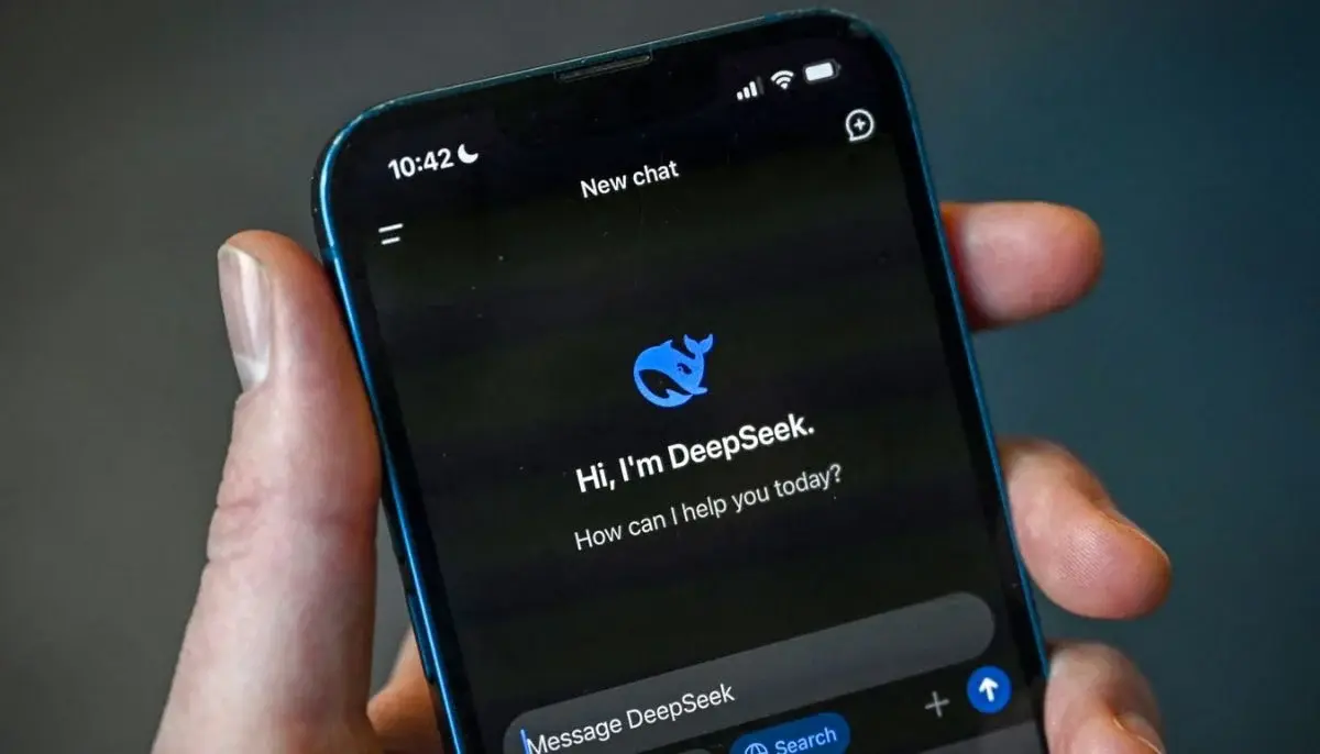 DeepSeek: Πολύωρο blackout στην κορυφαία κινεζική AI πλατφόρμα – Ασαφή τα αίτια
