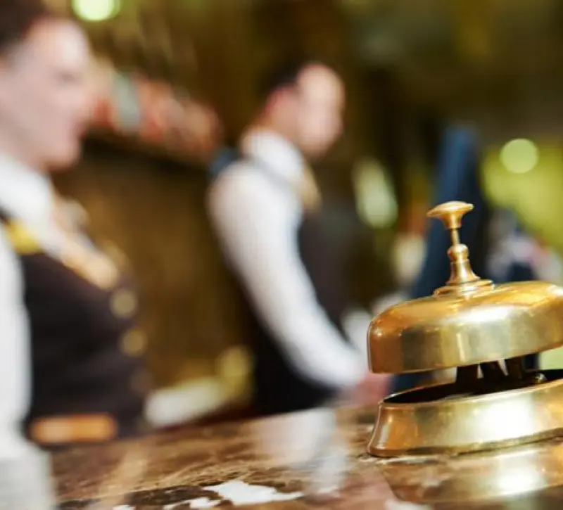 Πληθαίνουν οι φωνές για παράταση της στήριξης στα ξενοδοχεία  - Υπέρ και οι ξενοδοχοϋπάλληλοι που εκπέμπουν SOS