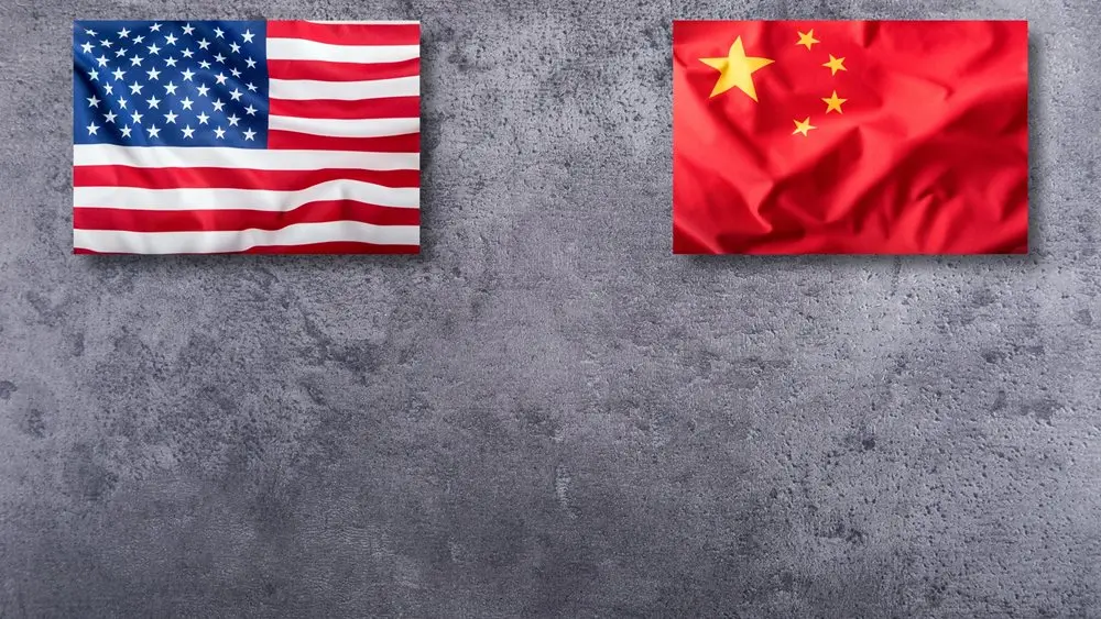 Reuters: Οι δασμοί στις ψηφιακές οθόνες θα μπορούσαν να βοηθήσουν στην αποφυγή της εξάρτησης του αμερικανικού στρατού από την Κίνα