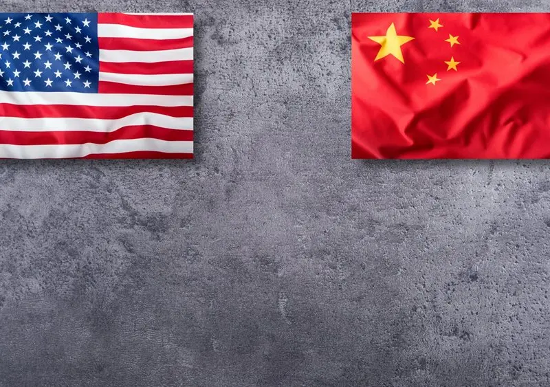 Reuters: Οι δασμοί στις ψηφιακές οθόνες θα μπορούσαν να βοηθήσουν στην αποφυγή της εξάρτησης του αμερικανικού στρατού από την Κίνα