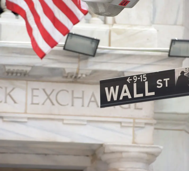 Wall Street: Η τεχνολογία και το ΑΕΠ στηρίζουν το ράλι του Απριλίου