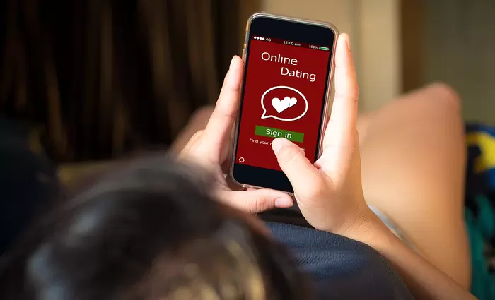 Απάτες και τζίρος εκατομμυρίων στο διαδικτυακό φλερτ