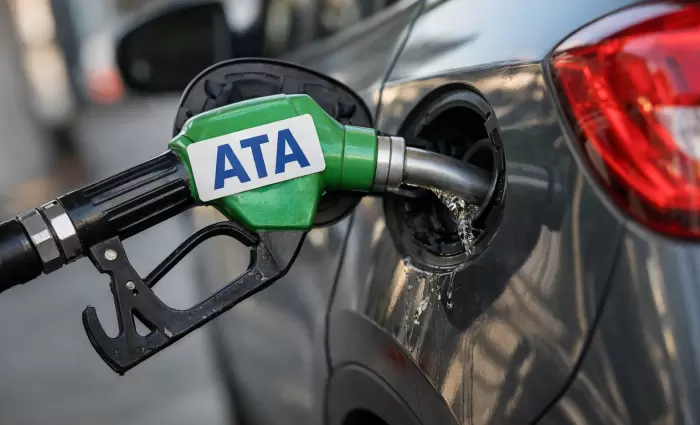 Αντί για ευρώ… λίτρα: Σχέδιο για ΑΤΑ σε κουπόνια καυσίμων στο τραπέζι