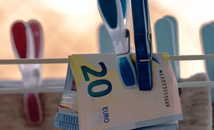 Αυστηροποίηση κατά του ξεπλύματος, αλλά και χρονοβόρες διαδικασίες – Έκθεση της ΕΥ για ΚΤΚ και ΜΟΚΑΣ