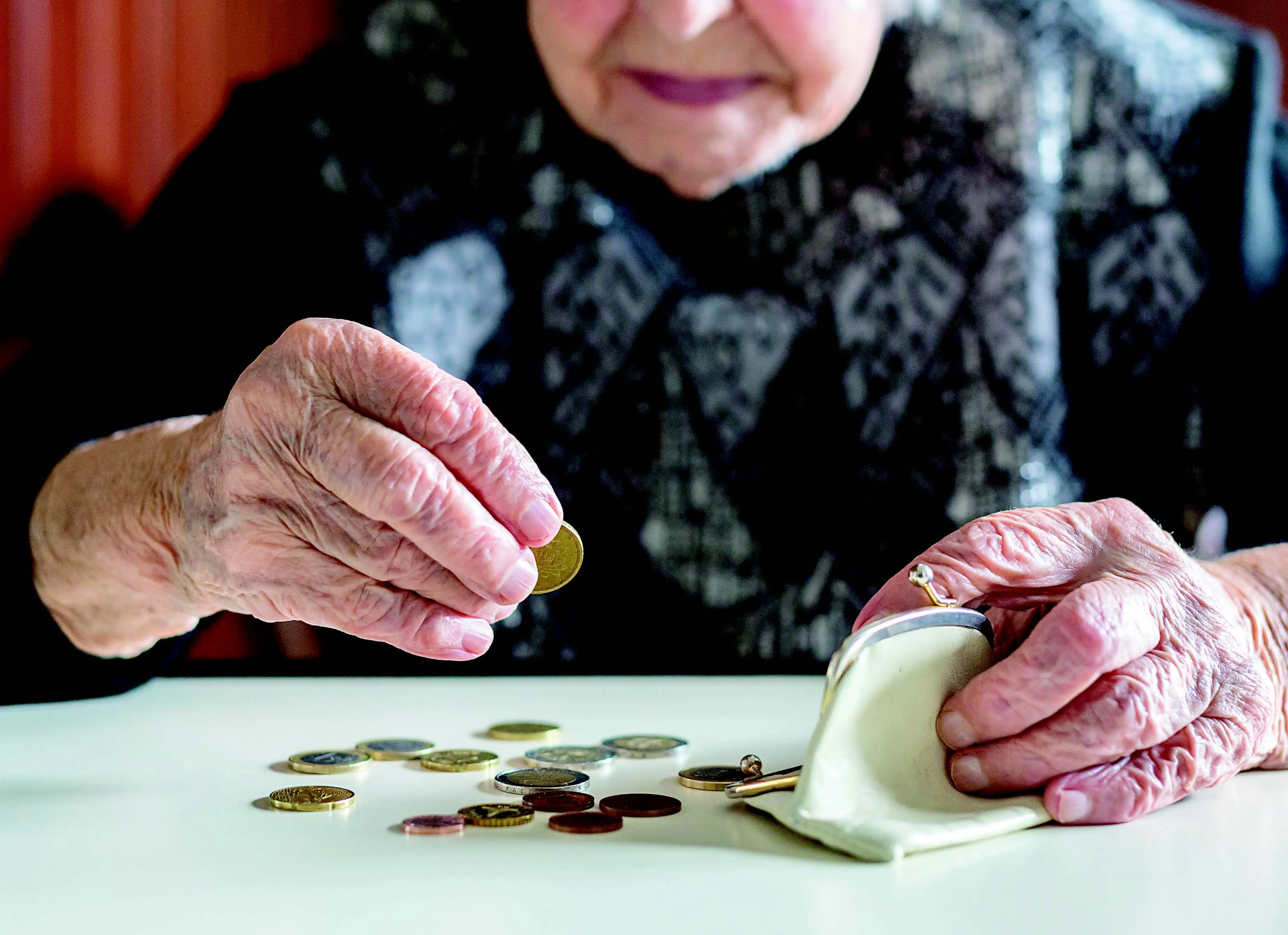 Αυξάνεται η μικρή επιταγή για τους χαμηλοσυνταξιούχους