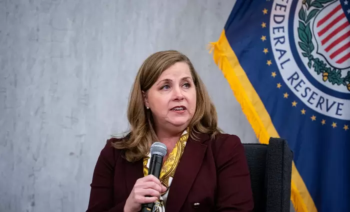 Fed: Η Μισέλ Μπόουμαν ζητά επανεξέταση των κανόνων ρευστότητας – «Χρειάζεται πραγματική ανθεκτικότητα»