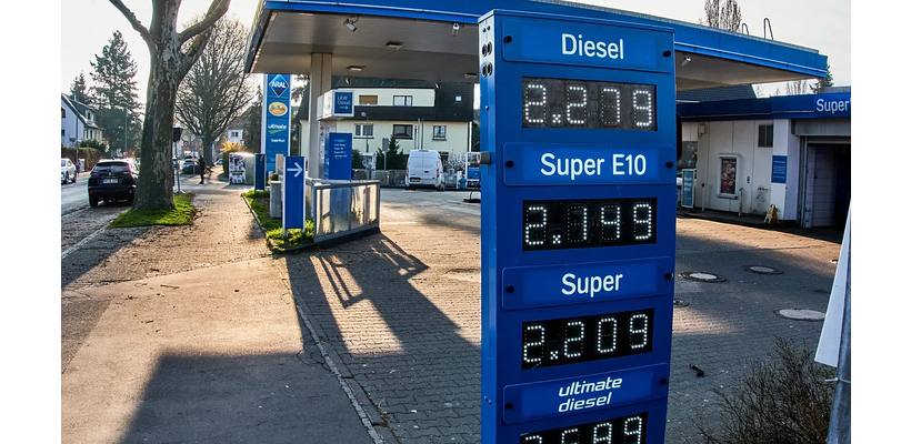 FT: Η Κομισιόν επεξεργάζεται σχέδιο για δελτίο στα καύσιμα και απελευθέρωση αποθεμάτων πετρελαίου