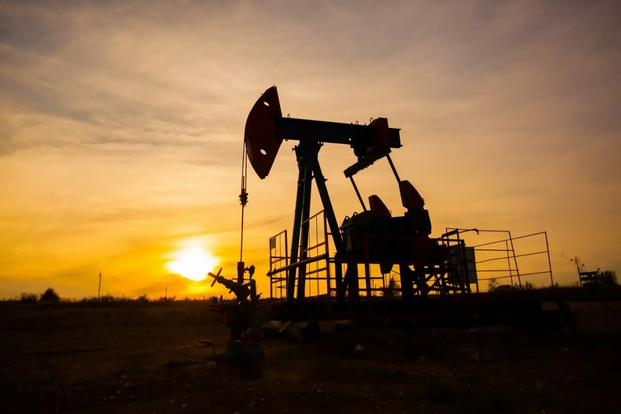 Στο υψηλότερο επίπεδο από το 2022 το premium του brent έναντι του πετρελαϊκού δείκτη της Μέσης Ανατολής