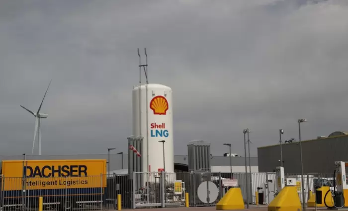 Reuters: Οι ενεργειακοί κολοσσοί βολιδοσκοπούν μερίδιο σε υπεράκτιο πεδίο του Κόλπου των ΗΠΑ λόγω πολέμου