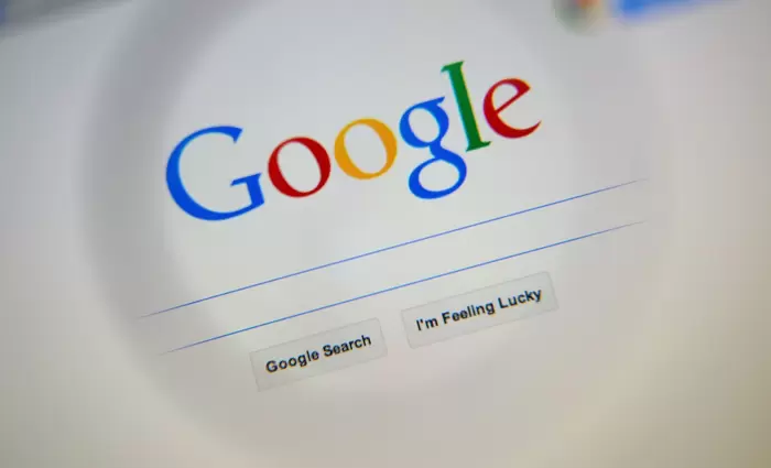 Από το “Google it” στην τεχνητή νοημοσύνη: Πώς άλλαξαν οι online αναζητήσεις για τους χρήστες