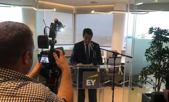 Ο ΠτΔ τέλεσε τα εγκαίνια των νέων γραφείων της Προύντζος & Προύντζος ΔΕΠΕ