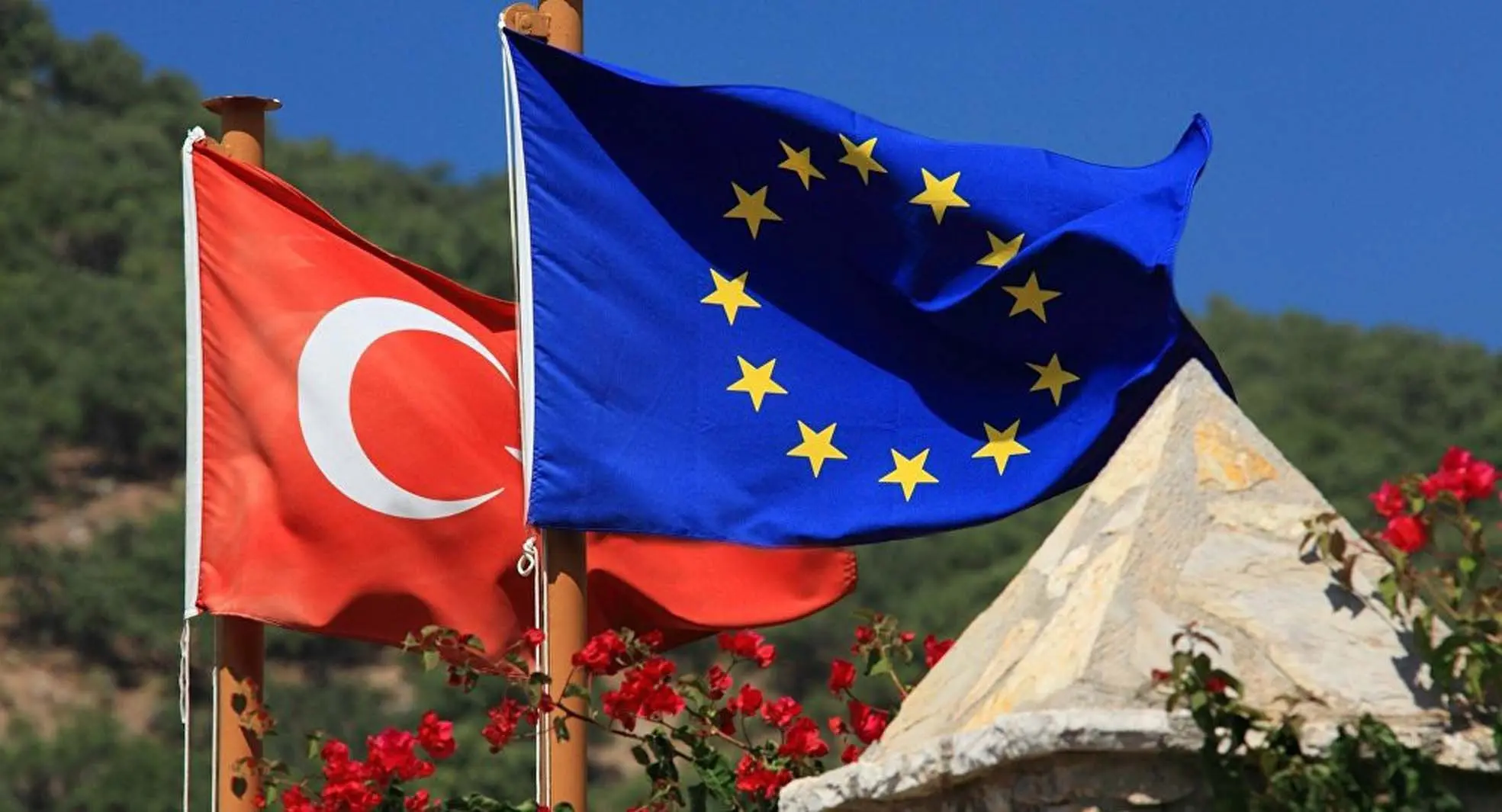 Η Κομισιόν δίνει μισό δισεκατομμύριο ευρώ στην Τουρκία