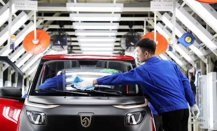 Ηλεκτρικό αυτοκίνητο 3.680 ευρώ απειλεί να εκθρονίσει την Tesla