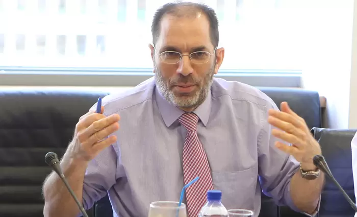 Εκτάκτως στην Βουλή για τα λεωφορεία ο Γενικός Ελεγκτής