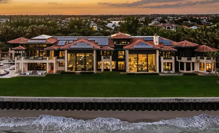 Ο ελληνικής καταγωγής δισεκατομμυριούχος και το σπίτι των $150 εκατ.