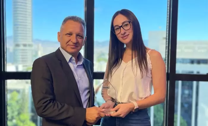 Η Deloitte τιμά την Ανδριάνα