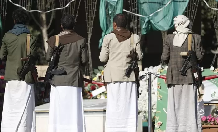 Ηγέτης Χούθι: Θα διευρυνθούν οι επιθέσεις εναντίον εμπορικών πλοίων