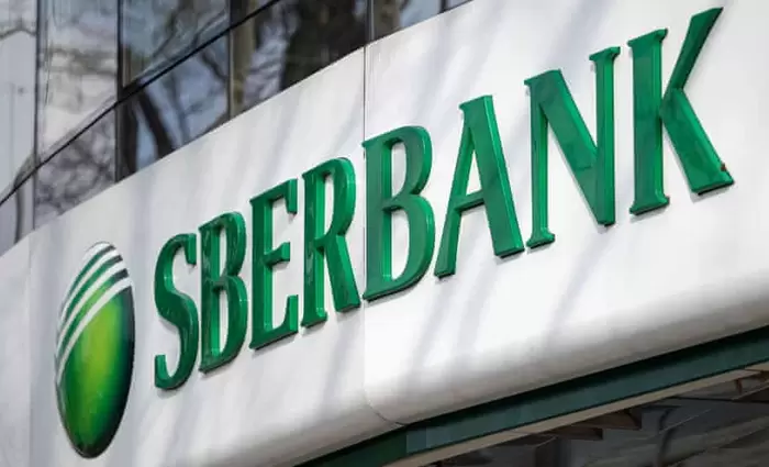 Sberbank: «Λειτουργεί κανονικά» μετά τη διακοπή του SWIFT