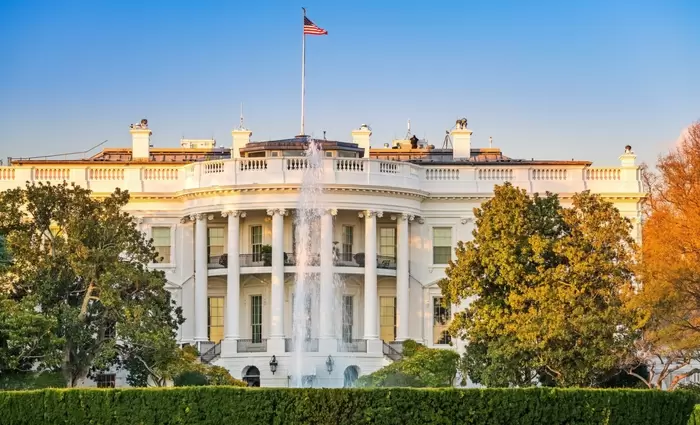 Ο πόλεμος μαίνεται και ο Τραμπ επεκτείνει τον Λευκό Οίκο και σχεδιάζει προεδρική βιβλιοθήκη στο Μαϊάμι