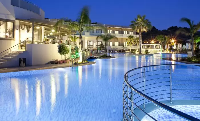 ΠΑΣΥΞΕ: Πληρότητες έως 95% στα ξενοδοχεία μέχρι 18 Αυγούστου