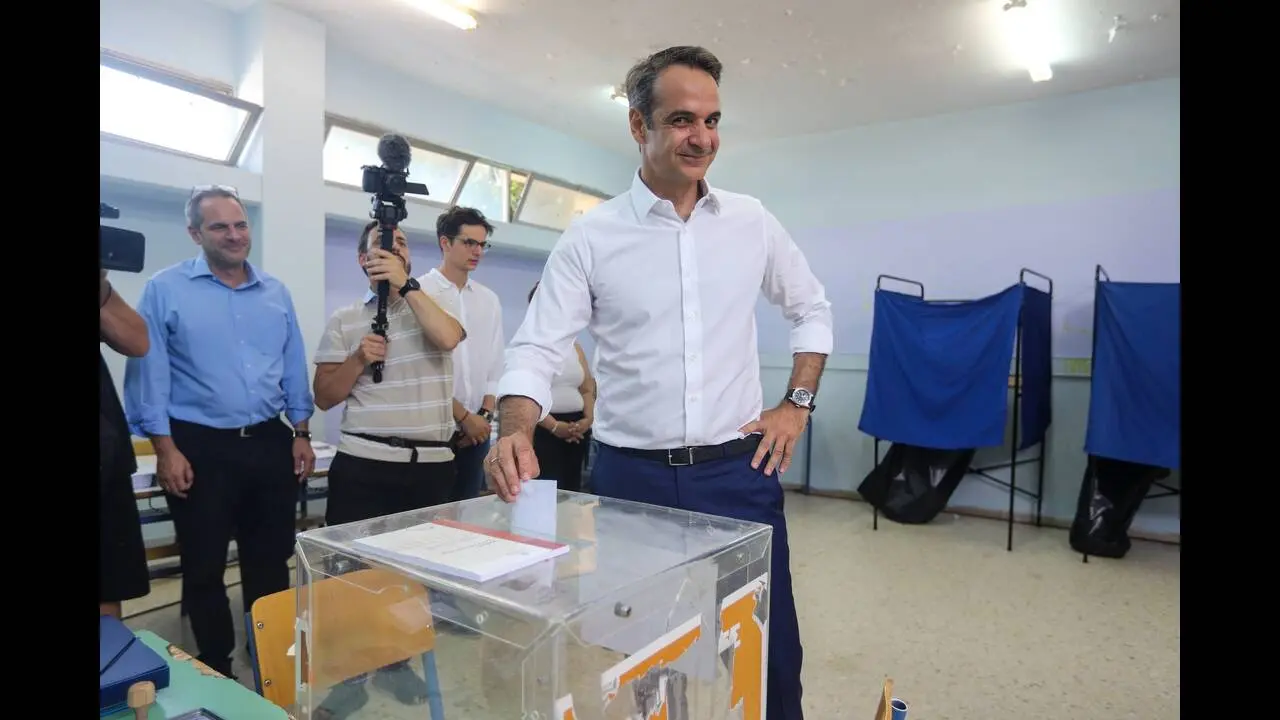 Νίκη της Νέας Δημοκρατίας δείχνουν οι κάλπες στην Ελλάδα