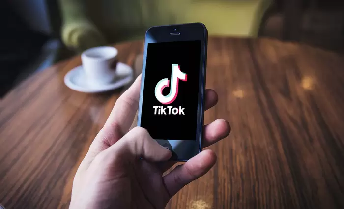 Ο πρώην Υπ.Οικονομικών των ΗΠΑ ψάχνει επενδυτές για να αγοράσει το TikTok