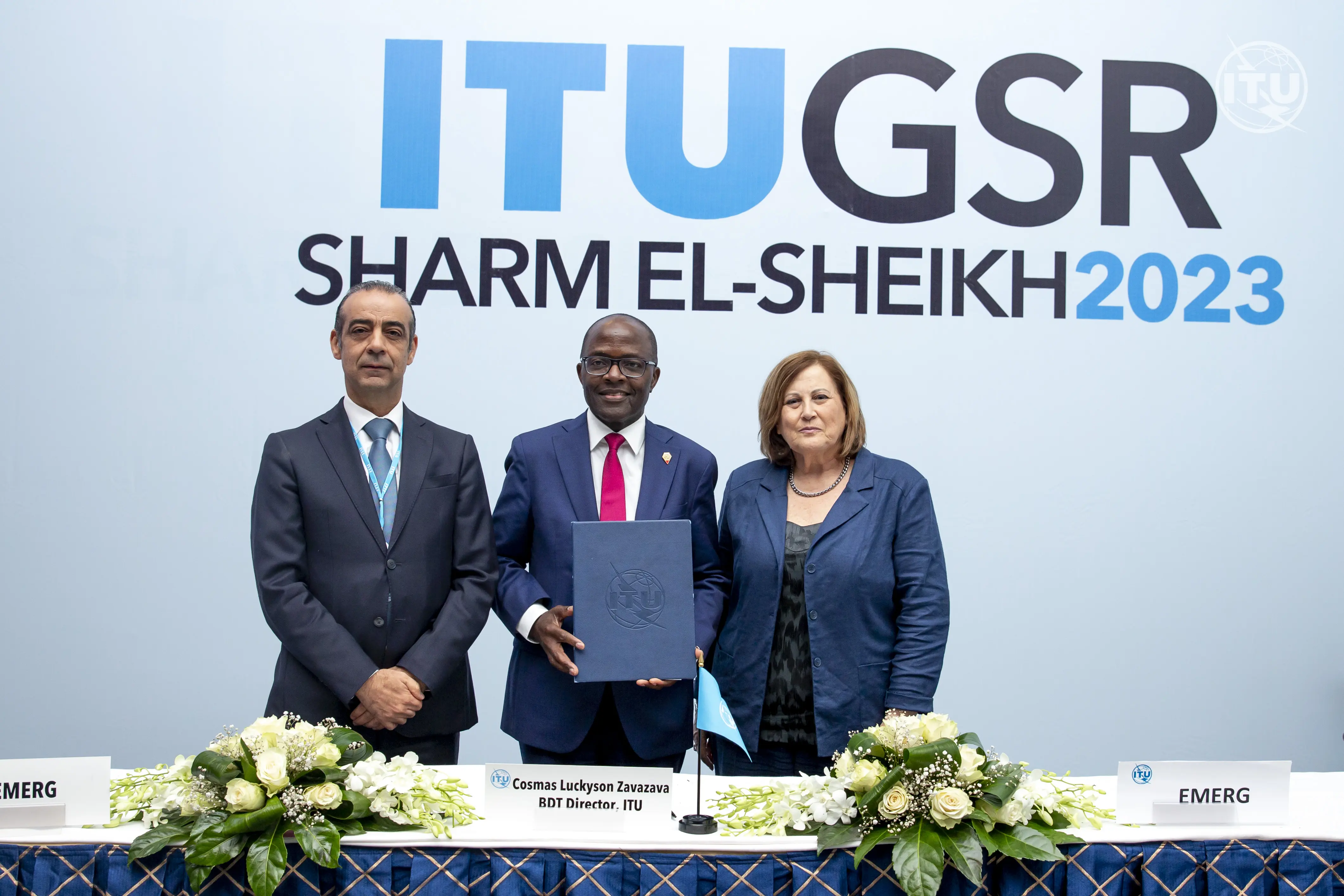 Υπογραφή σημαντικών συμφωνιών από τον Βοηθό Επίτροπο Επικοινωνιών