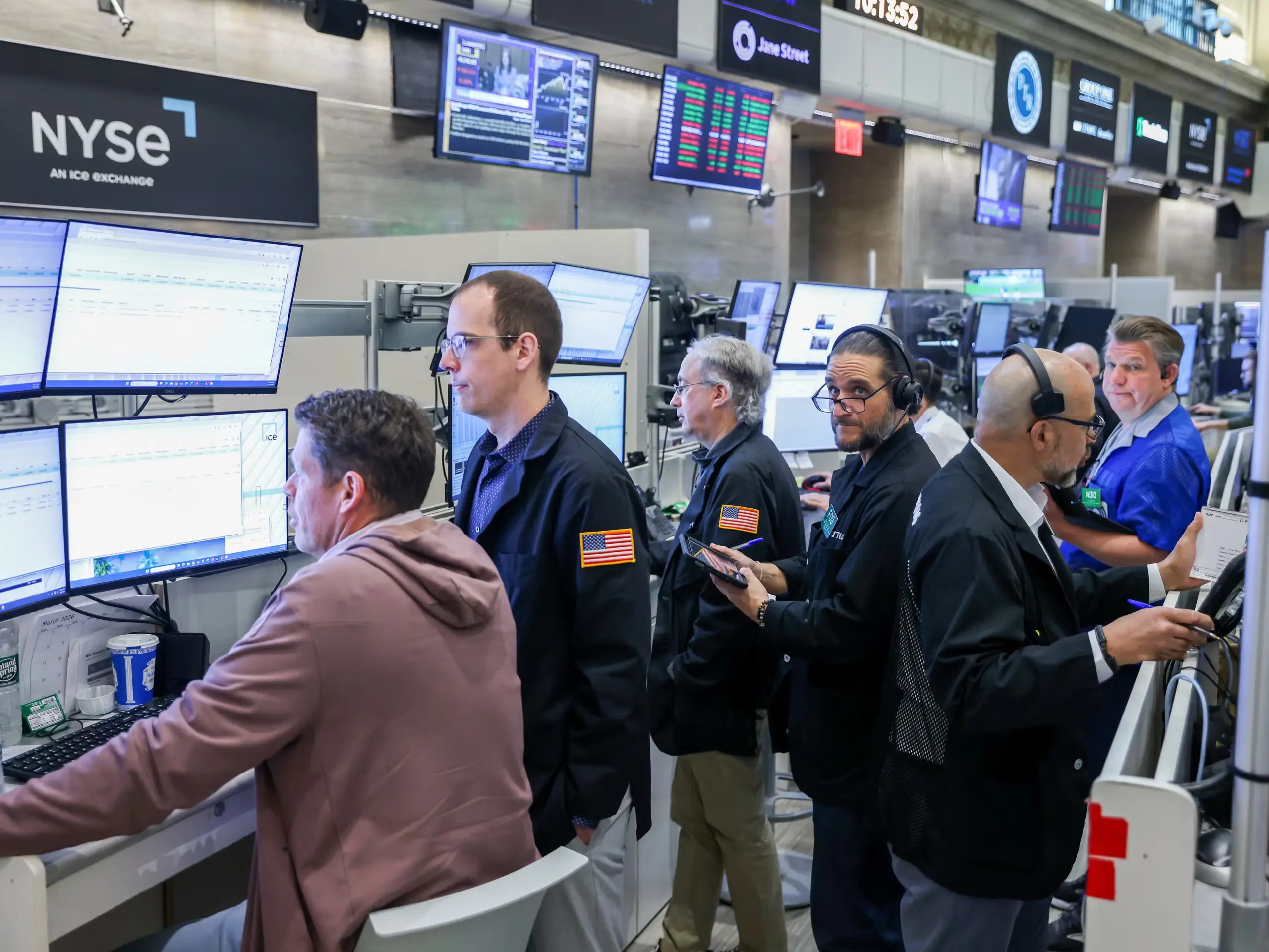 Wall Street: Κλυδωνίζεται η εκεχειρία στη Μέση Ανατολή και μαζί της οι δείκτες – Μεγάλος χαμένος ο Dow