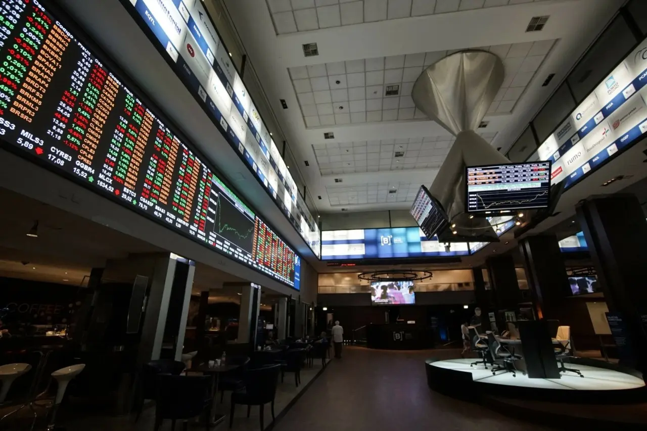 Υποχωρούν οι ευρωαγορές - Στο ραντάρ των επενδυτών οι ισπανικές μετοχές λόγω Τραμπ