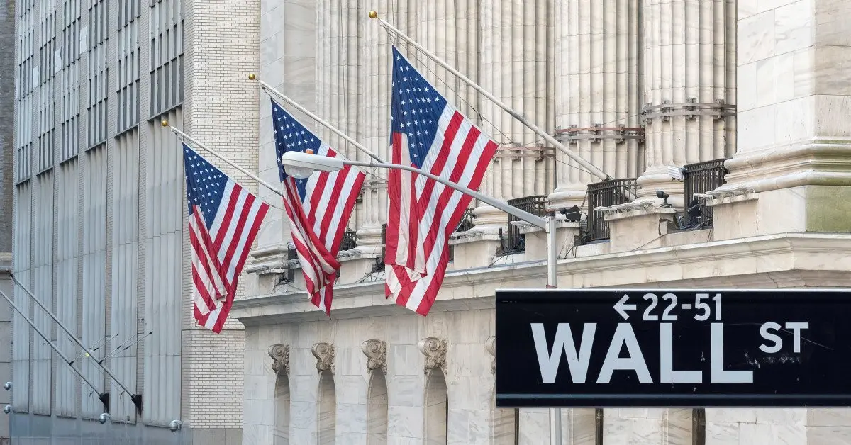 «Βουτιά» τεχνολογίας στη Wall Street