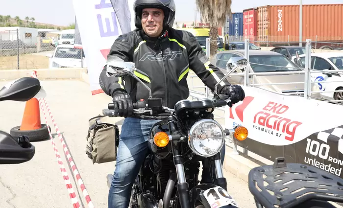 Ο Υπουργός Μεταφορών σε σεμινάρια οδήγησης μοτοσικλέτας (pic)