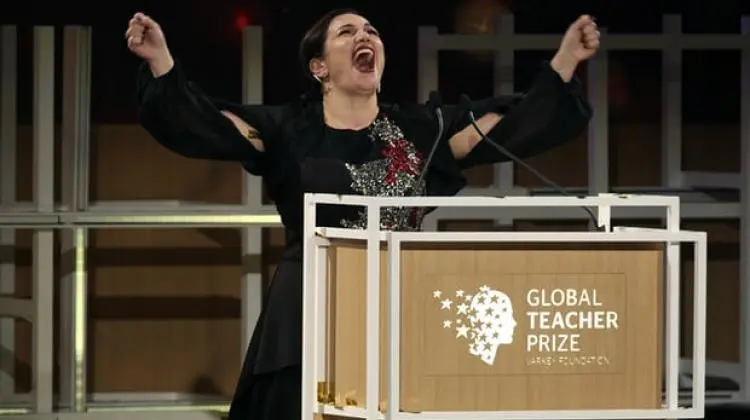 Χρηματικό έπαθλο 810.000 ευρώ για την Κύπρια δασκάλα