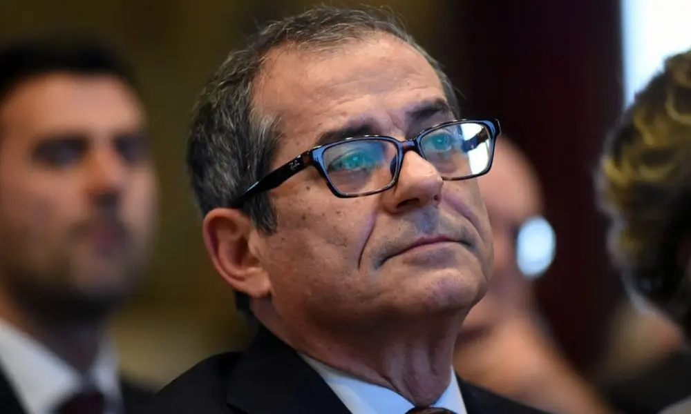 Η Ιταλία ψάχνει τρόπους να αποφύγει την σύγκρουση με τις Βρυξέλλες