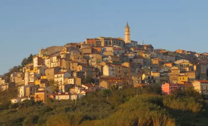 Σε ποιο χωριό μπορείτε να αγοράσετε σπίτι με €1