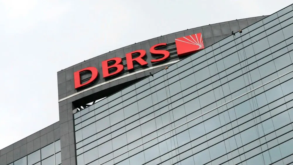 DBRS: Εντείνεται η προσπάθεια των ελληνικών τραπεζών