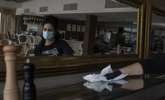 Χαλαρώνουν κι άλλο τα μέτρα στην Ελλάδα