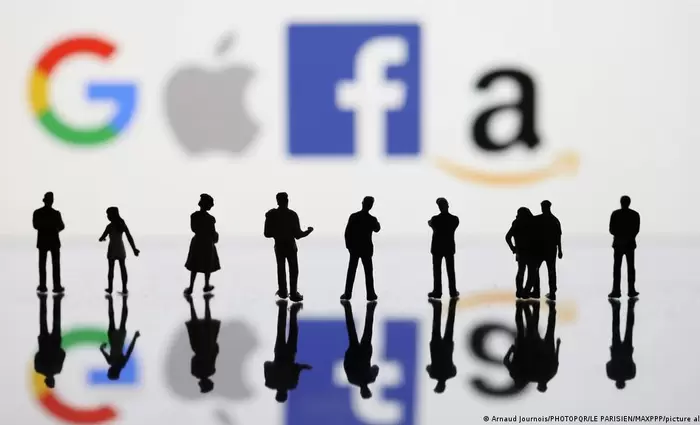 Χτυπά και τους γίγαντες της τεχνολογίας η καταιγίδα στην οικονομία