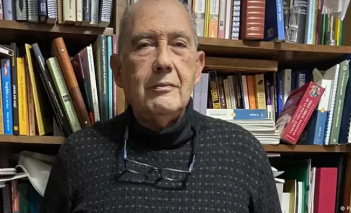«Είμαστε ηλικιωμένοι, αλλά όχι χαζοί» - Εκστρατεία 78χρονου κατά τραπεζών!