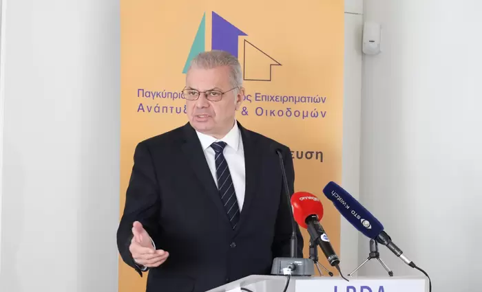 ΥΠΕΣ: Η Κυβέρνηση συνεχίζει να στηρίζει τη κατασκευαστική βιομηχανία