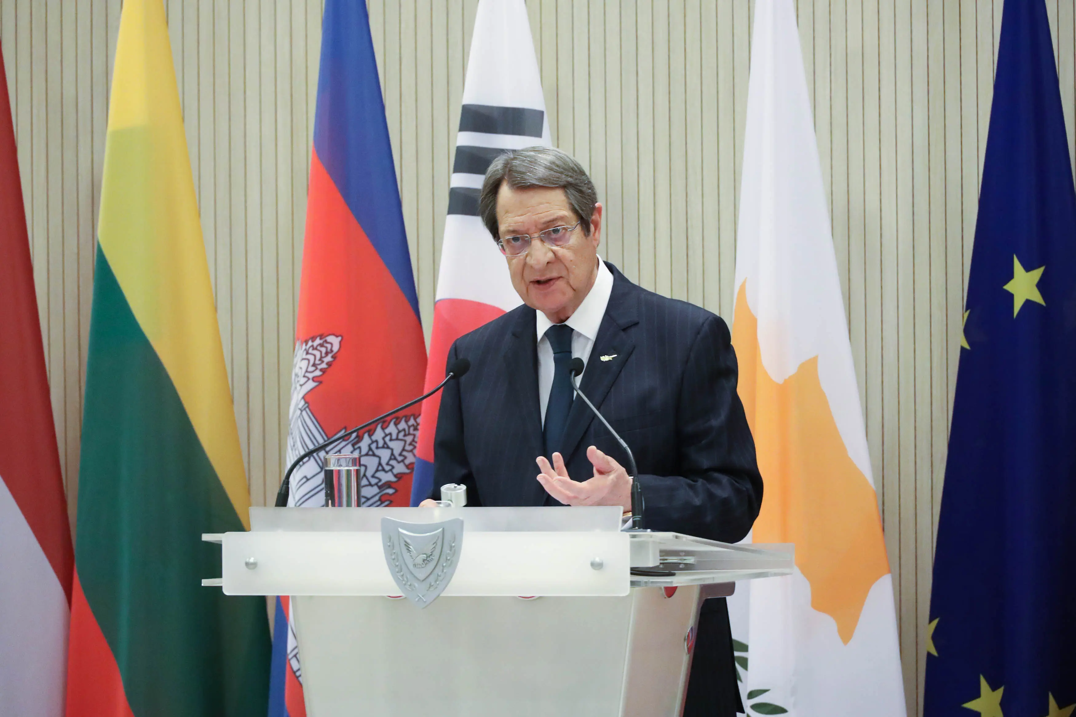 Ο Πρόεδρος ευχαριστεί τα κόμματα για την υπερψήφιση του προϋπολογισμού