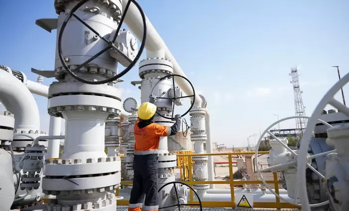 Καμπανάκι Κατάρ: Ο πόλεμος θα υποχρεώσει τον Κόλπο να σταματήσει τις εξαγωγές πετρελαίου μέσα σε λίγες μέρες