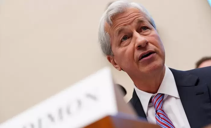 Οι μεγαλύτερες προκλήσεις για τον Τζέιμι Ντάιμον: Πόλεμοι, πληθωρισμός και AΙ