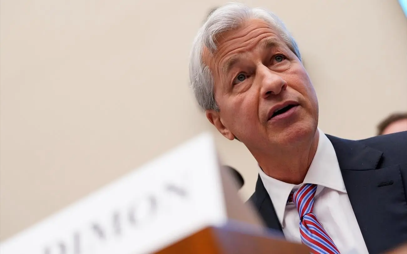 Οι μεγαλύτερες προκλήσεις για τον Τζέιμι Ντάιμον: Πόλεμοι, πληθωρισμός και AΙ